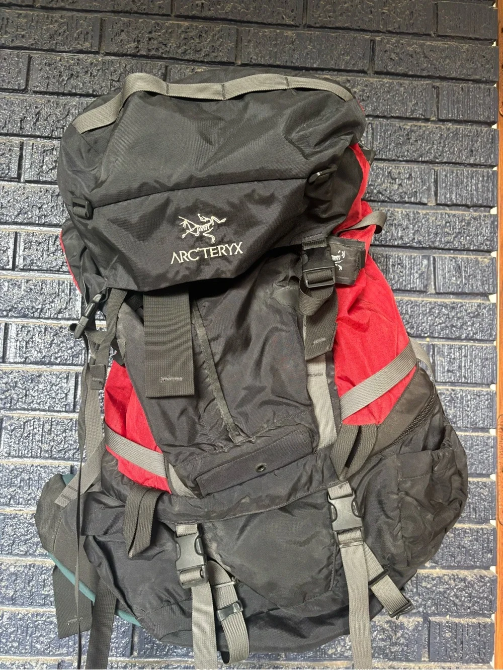 Arc'teryx Bora 65 backpack black red large hiking camping travel